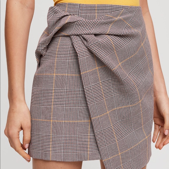 Aritzia Babaton Jethro Skirt (Size 6) - Picture 3 of 9